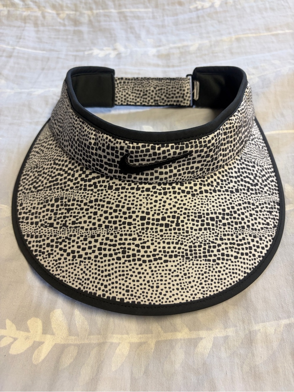 Nike Womens Big Bill Zebra Print Visor Black/Anthracite/Black One/Size